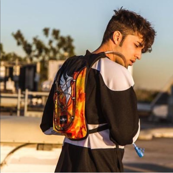 Illenium limited edition awake hydration pack - Picture 6 of 7